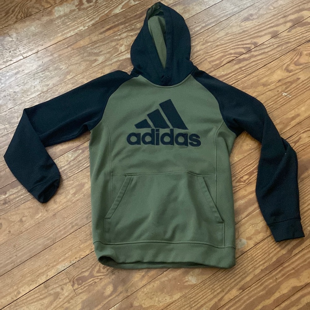 Adidas clima warm sweatshirt. Teenager essential